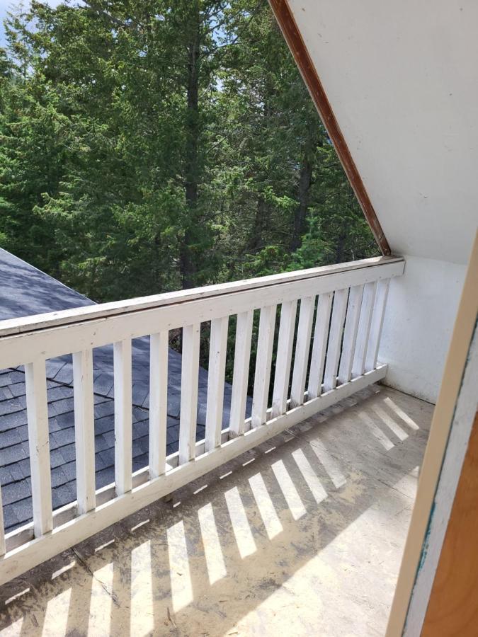 The Orchard Hostel Radium Hot Springs Exterior photo