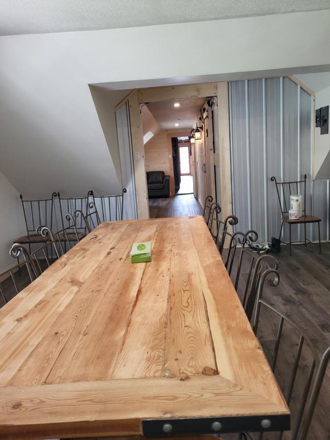 The Orchard Hostel Radium Hot Springs Exterior photo