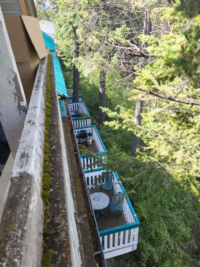 The Orchard Hostel Radium Hot Springs Exterior photo